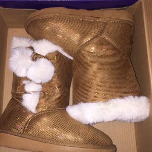 Fur boots